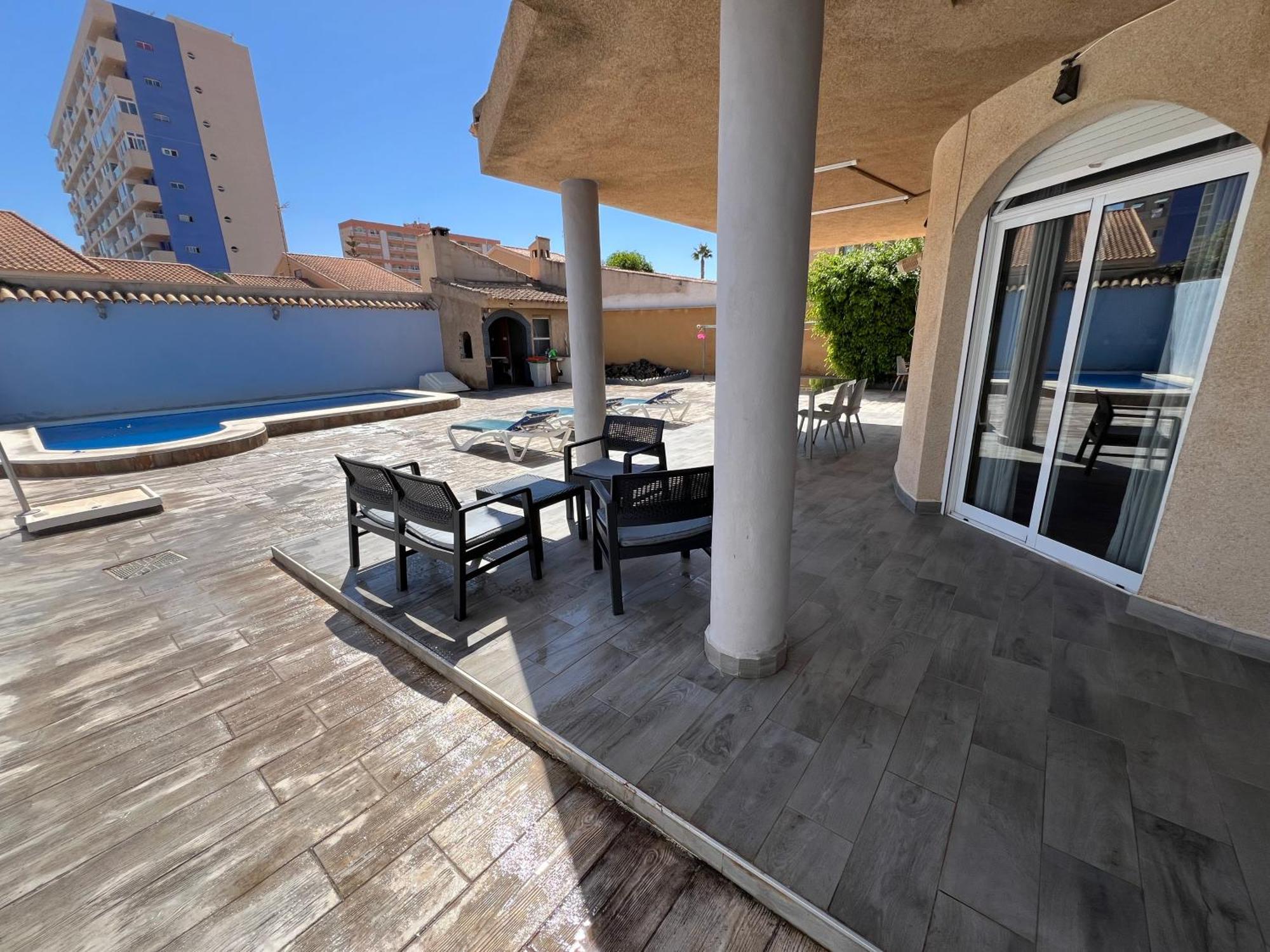 CHALET CON PISCINA A 100m DE LA PLAYA La Manga del Mar Menor Exterior foto