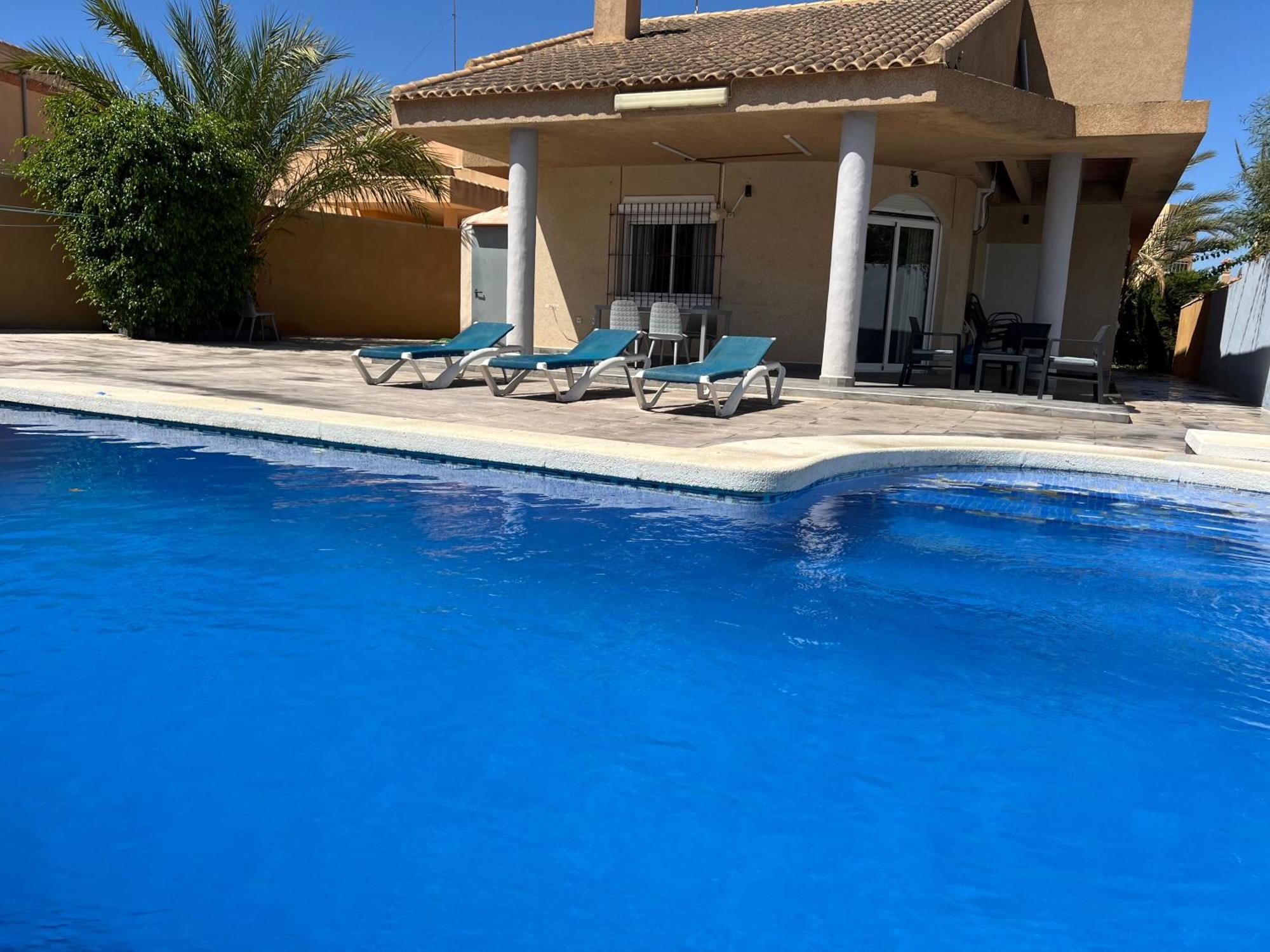 CHALET CON PISCINA A 100m DE LA PLAYA La Manga del Mar Menor Exterior foto
